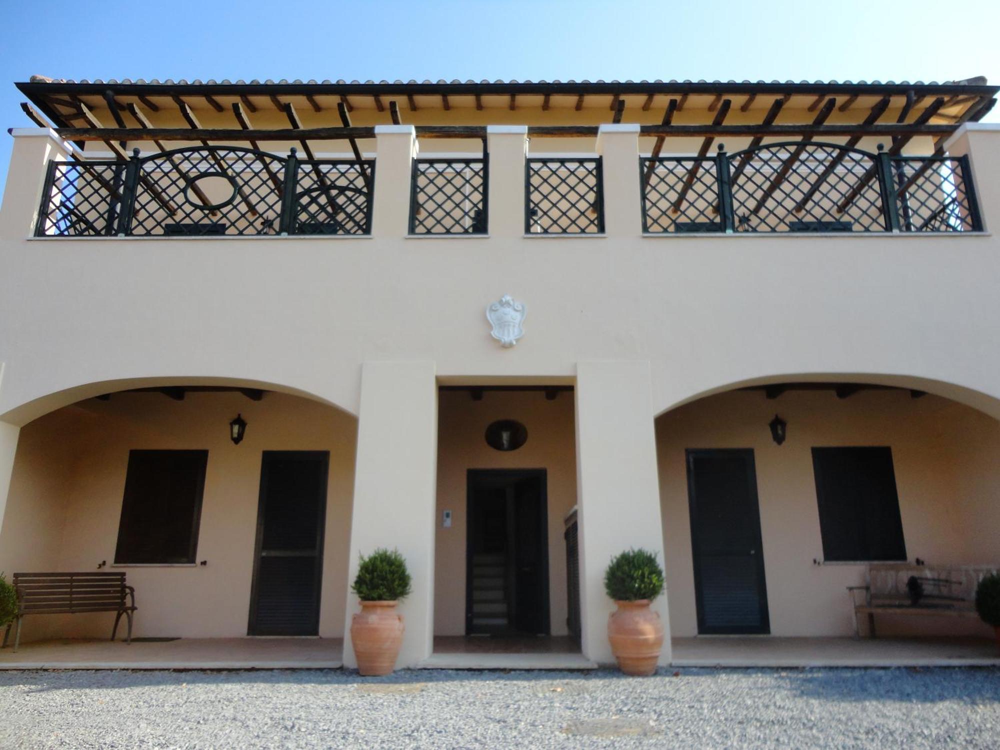 Casale Di Tormaggiore Villa And Country Suites Pomezia Exterior foto
