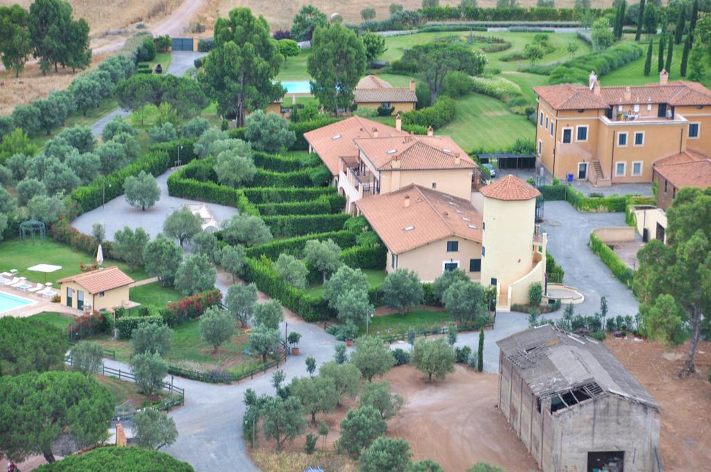 Casale Di Tormaggiore Villa And Country Suites Pomezia Exterior foto