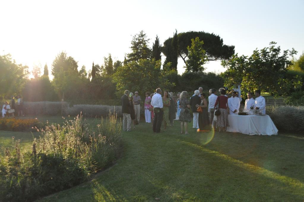 Casale Di Tormaggiore Villa And Country Suites Pomezia Exterior foto