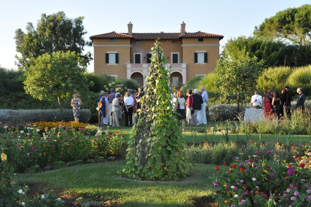 Casale Di Tormaggiore Villa And Country Suites Pomezia Exterior foto