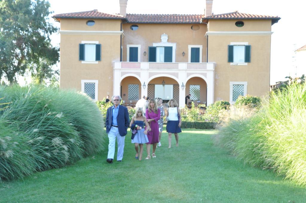 Casale Di Tormaggiore Villa And Country Suites Pomezia Exterior foto