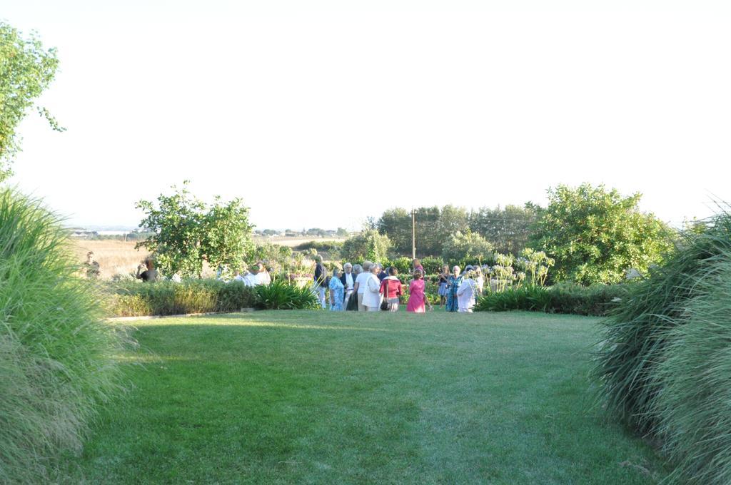 Casale Di Tormaggiore Villa And Country Suites Pomezia Exterior foto