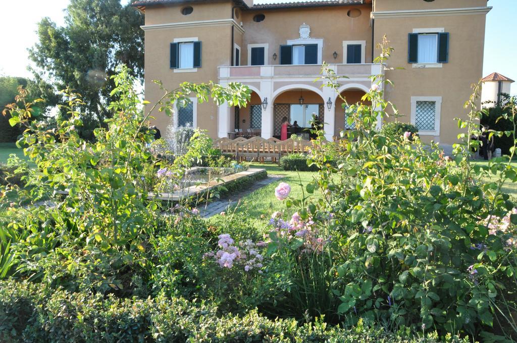Casale Di Tormaggiore Villa And Country Suites Pomezia Exterior foto