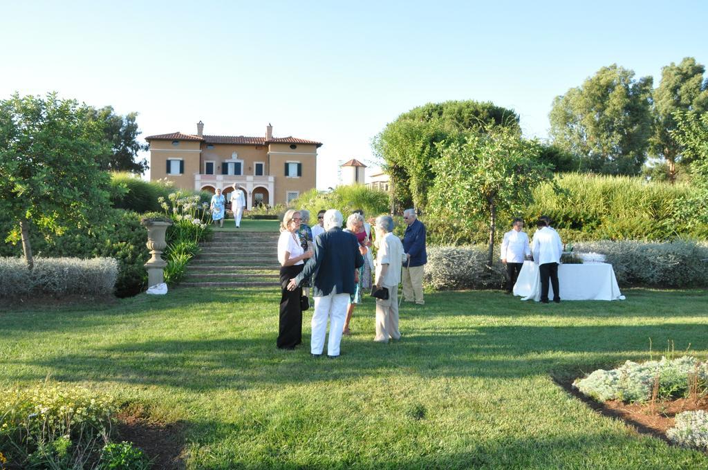 Casale Di Tormaggiore Villa And Country Suites Pomezia Exterior foto